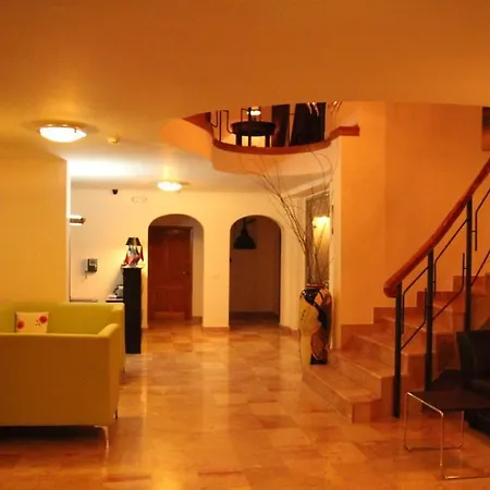 De Paris Hotel 4*