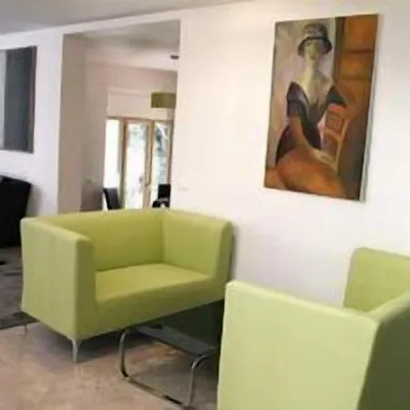 De Paris Hotel 4*