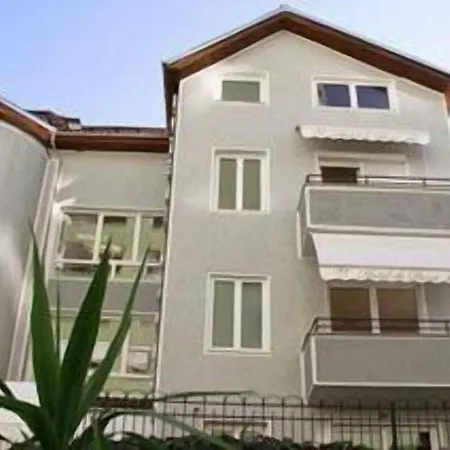 De Paris 4* Tirana