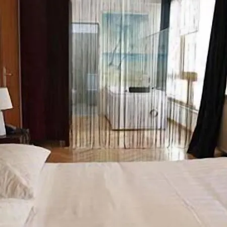 Hotel De Paris 4*